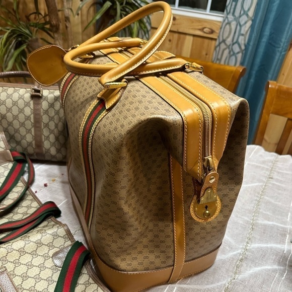Selling Preloved authentic Gucci Travel bag - Picture 1 of 6
